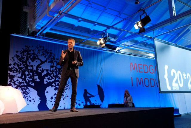 mads-convinced-scene-presentation